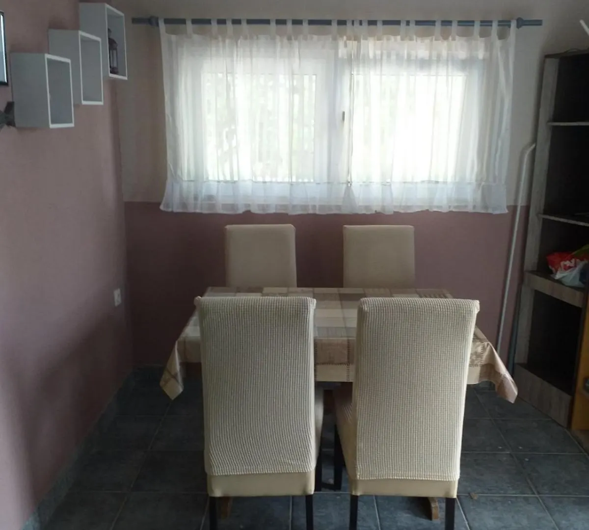 Apartmani Iva Gornji Karin 0*,